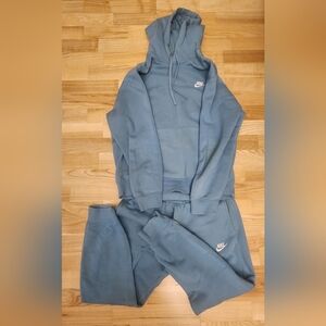 Nike Sportswear Club Fleece Jogger and Hoodie Set